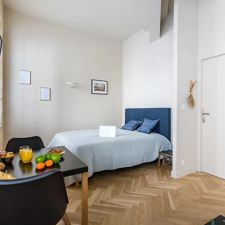 Les De Saint Amand *