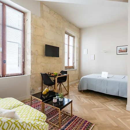 Les De Saint Amand Бордо