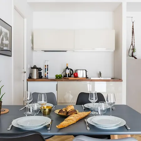 Les De Saint Amand *