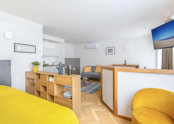 Les De Saint Amand Apartment *