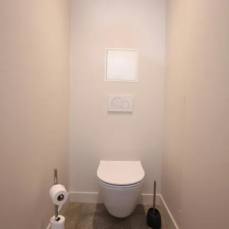 Les De Saint Amand *